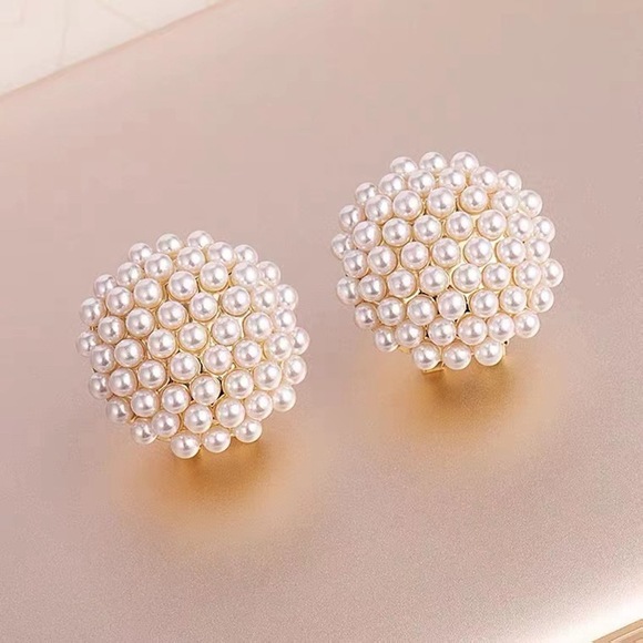 Faux Pearl 18K Gold Plated Earrings - Picture 2 of 5
